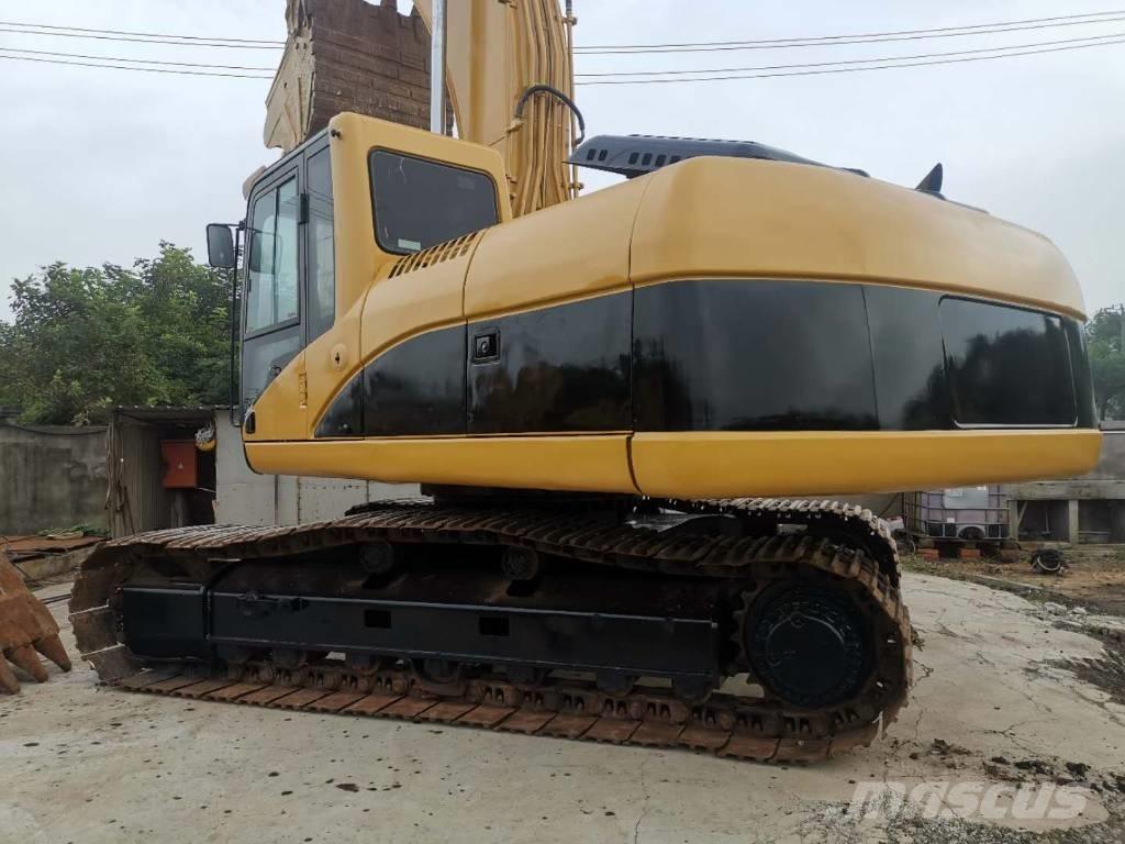 CAT 325C Pelle sur chenilles