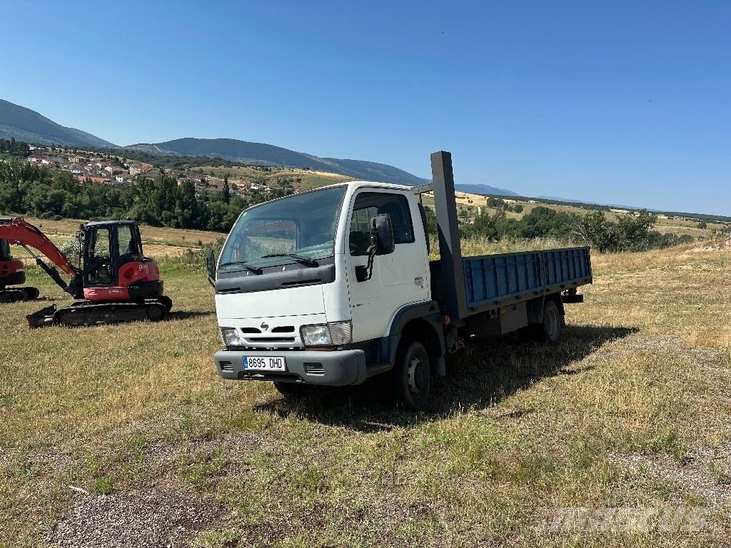 Nissan CABSTAR 35.13 Remorque nacelle