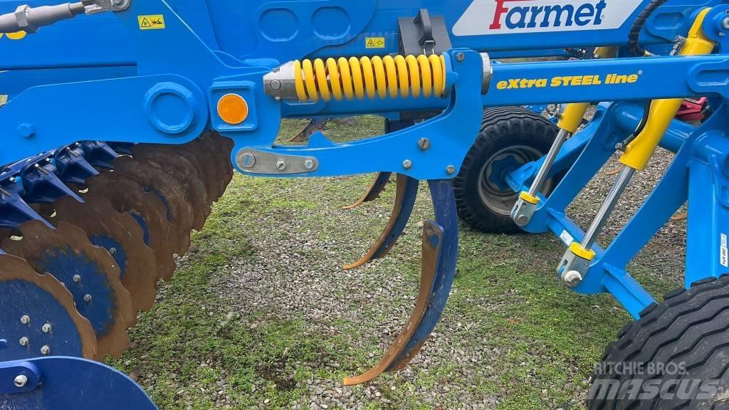 Farmet Triton 300 P Charrue à dents