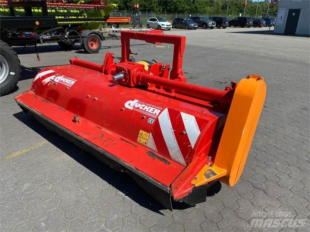 Dücker UM27 F Autres matériels de fenaison