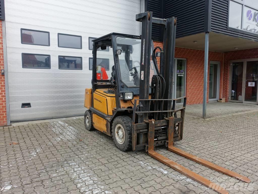 Jungheinrich DFG 25 Chariots diesel