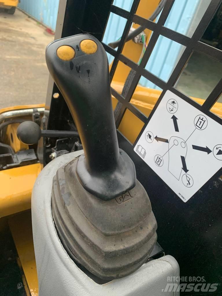 CAT 216 B 3 Mini chargeuse