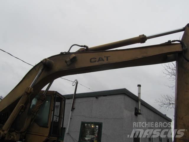 CAT 235 B Pelle sur chenilles