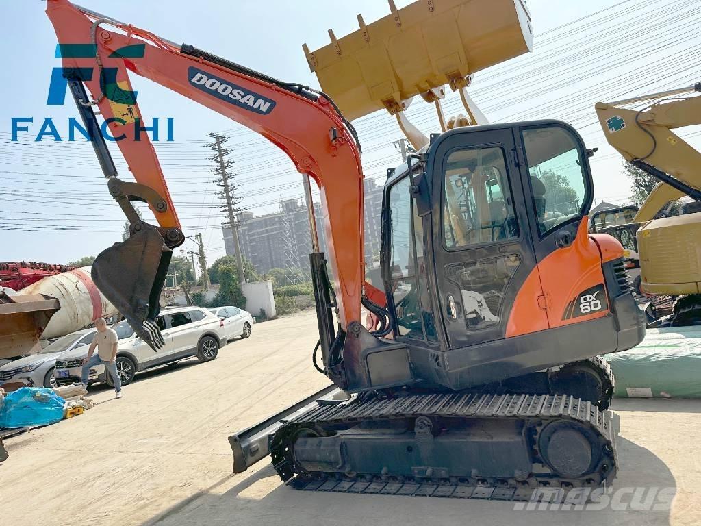 Doosan DX 60-9 C Pelle sur chenilles