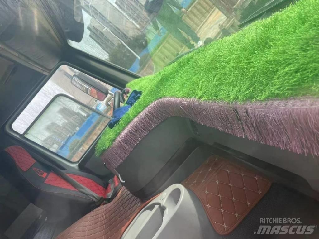 Howo 371 8x4 Camion benne