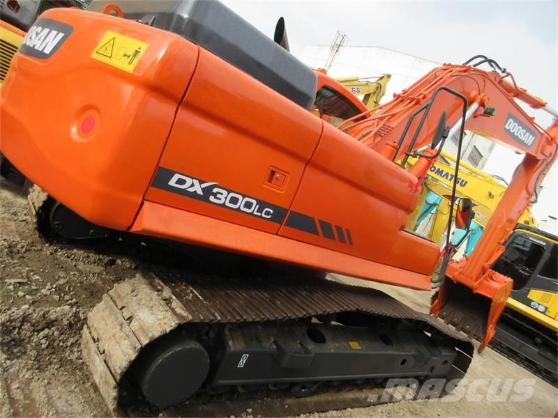 Doosan DX 300 Pelle sur chenilles