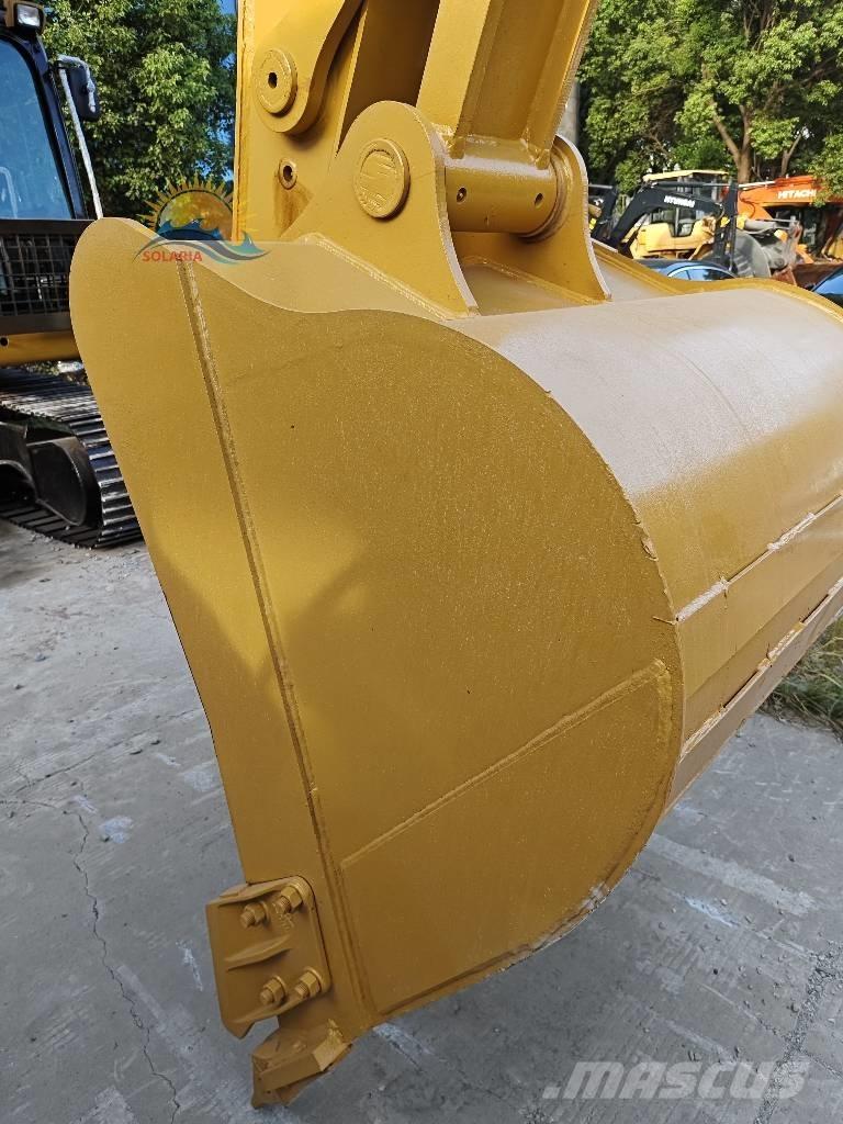 CAT 320D2L Pelle sur chenilles