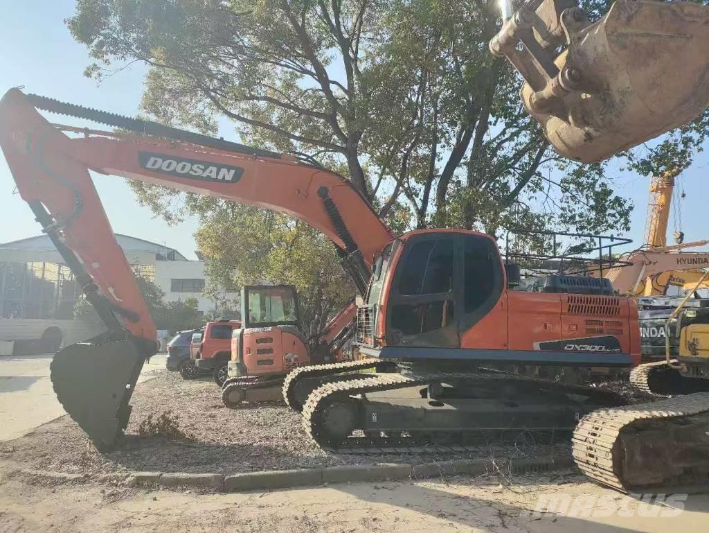 Doosan DX 300 LC Pelle sur chenilles