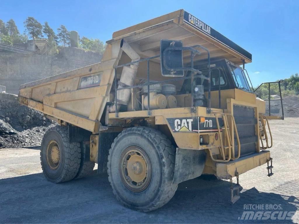 CAT 771D Tombereau rigide