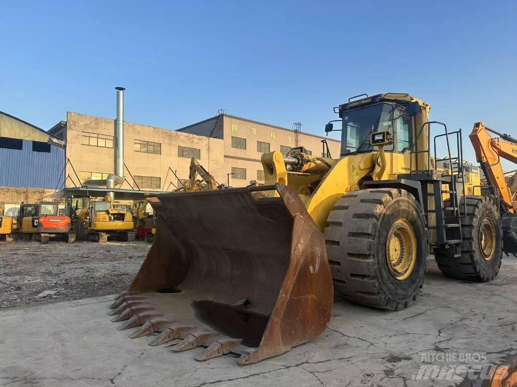 Komatsu WA 600 Chargeuse sur pneus