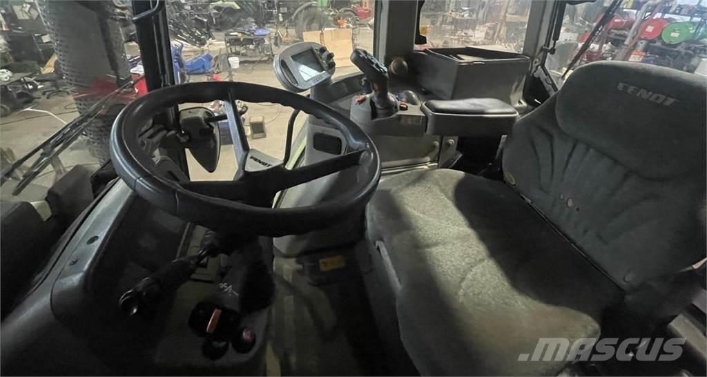 Fendt 820 Vario Tracteur