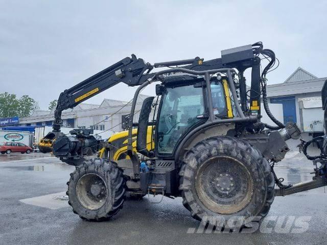 Valtra N153 Tracteurs forestiers