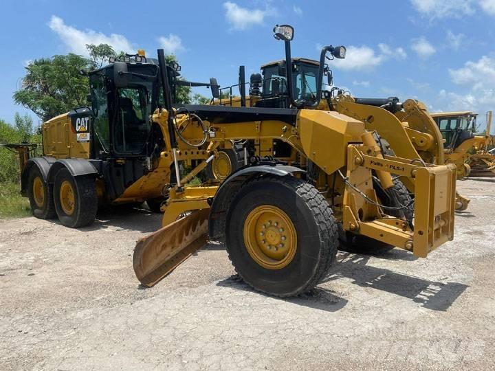 CAT 12 M 3 Niveleuse