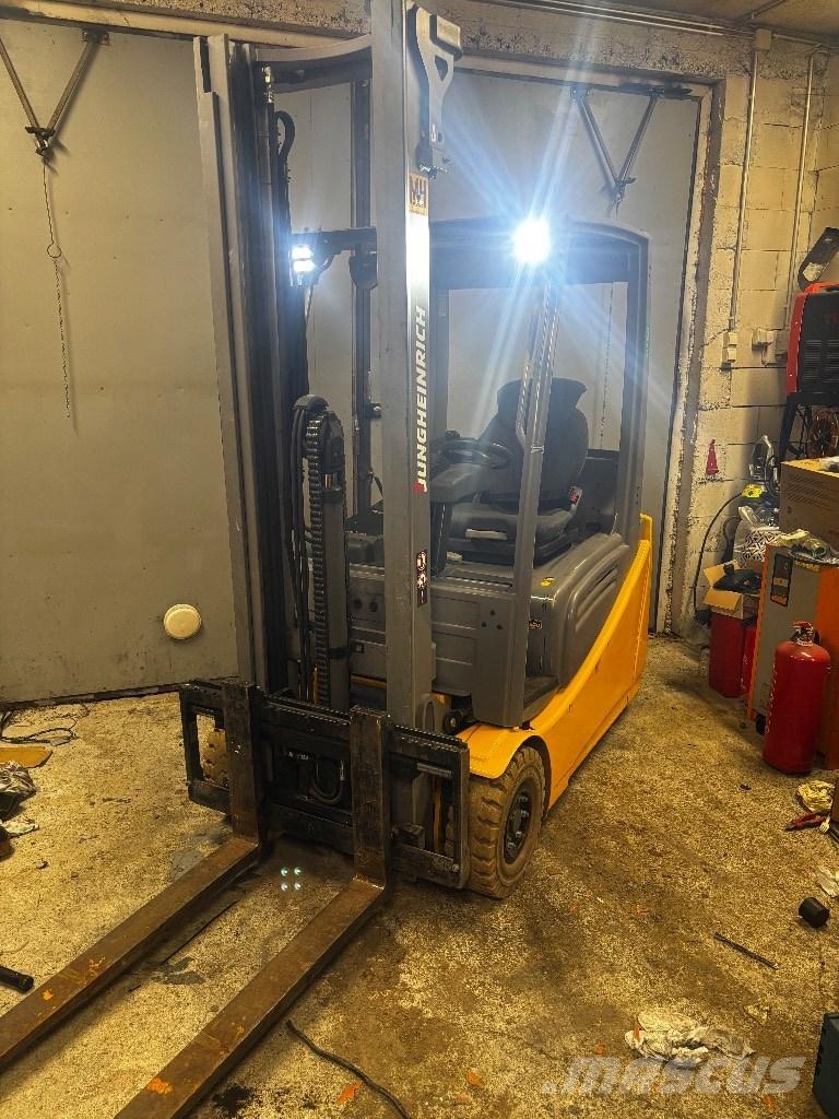 Jungheinrich EFG 216 Chariots élévateurs électriques