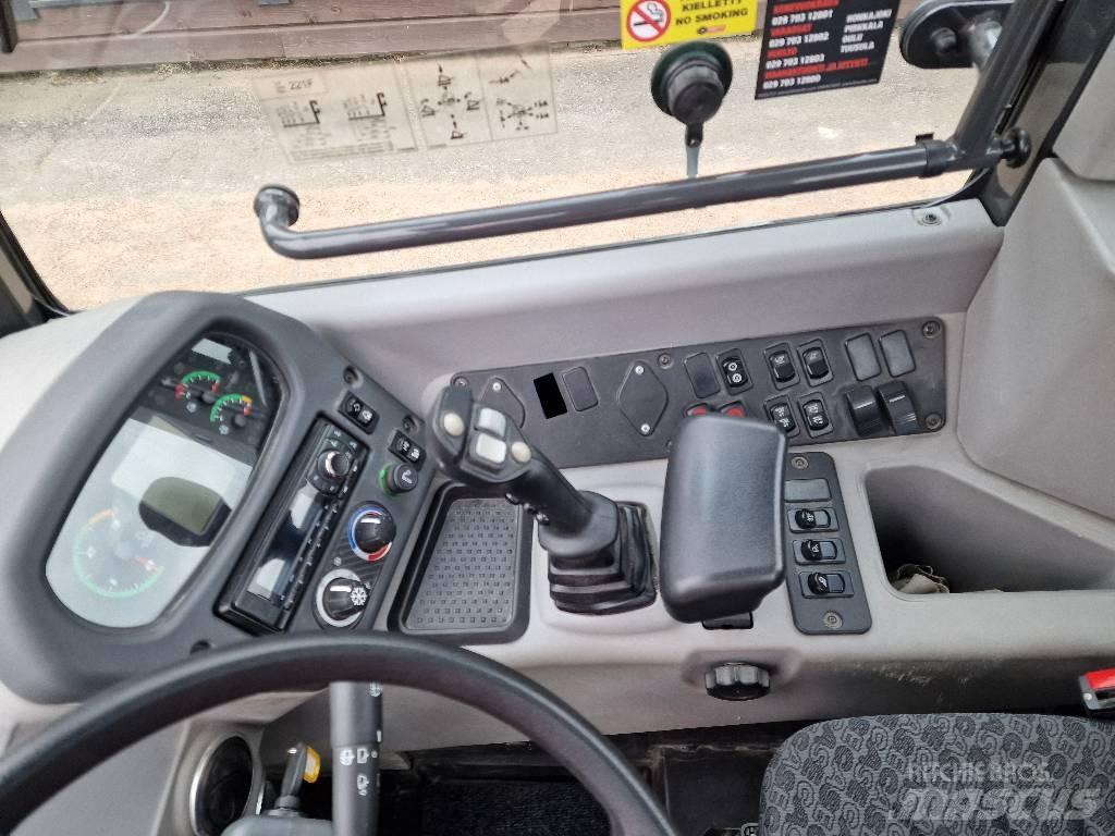 CASE 221 F Chargeuse sur pneus