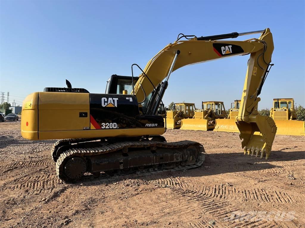 CAT 320D Pelle sur chenilles