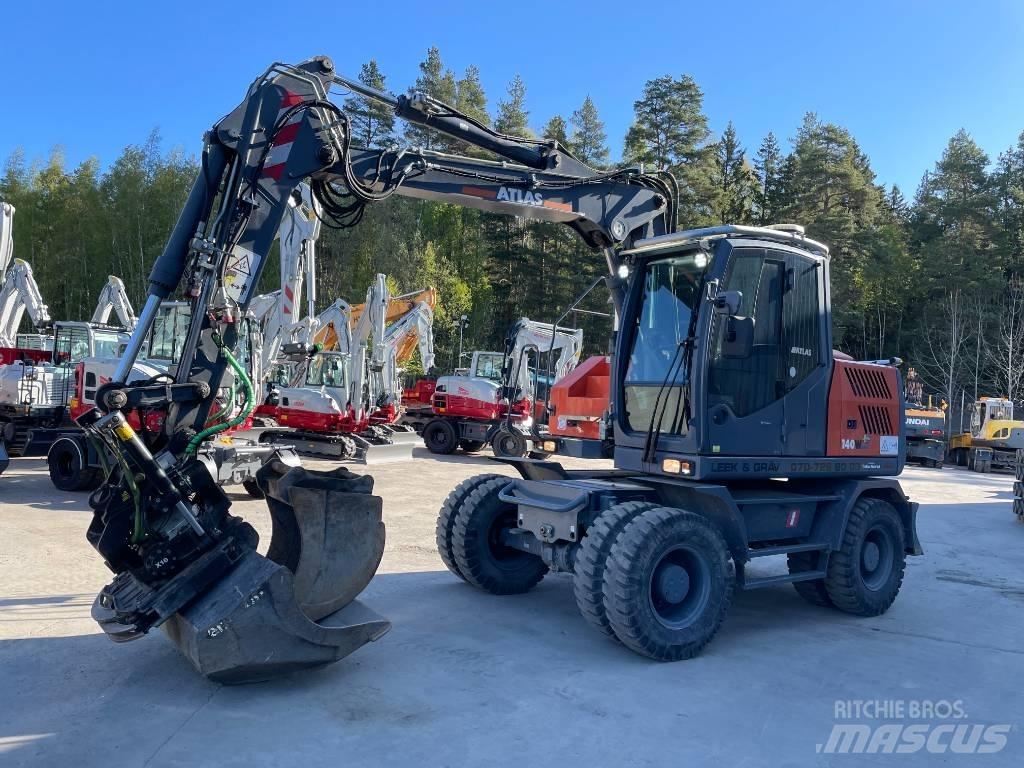 Atlas 140 W Pelle sur pneus