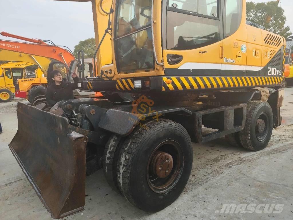 Hyundai 210W-9 Pelle sur pneus