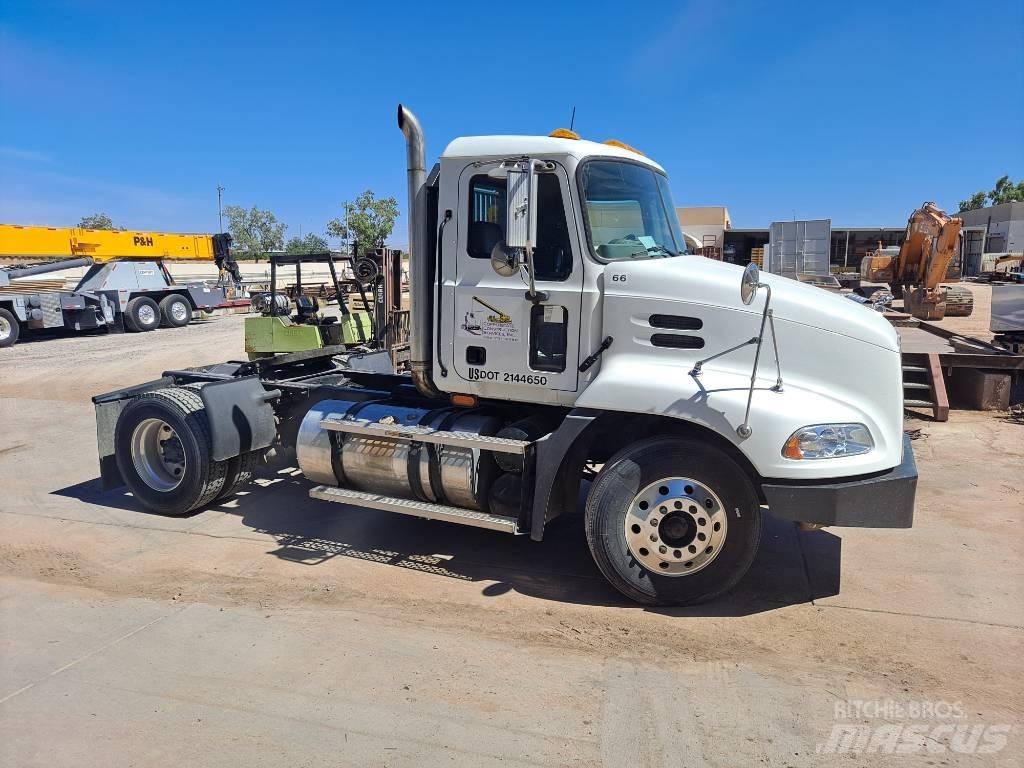 Mack CX612 Tracteur routier