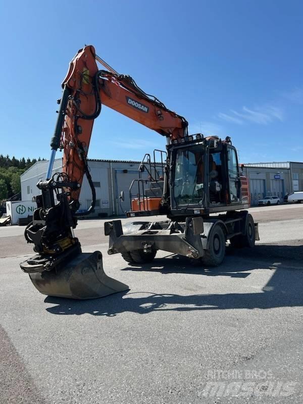 Doosan DX 160 w-5 Pelle sur pneus