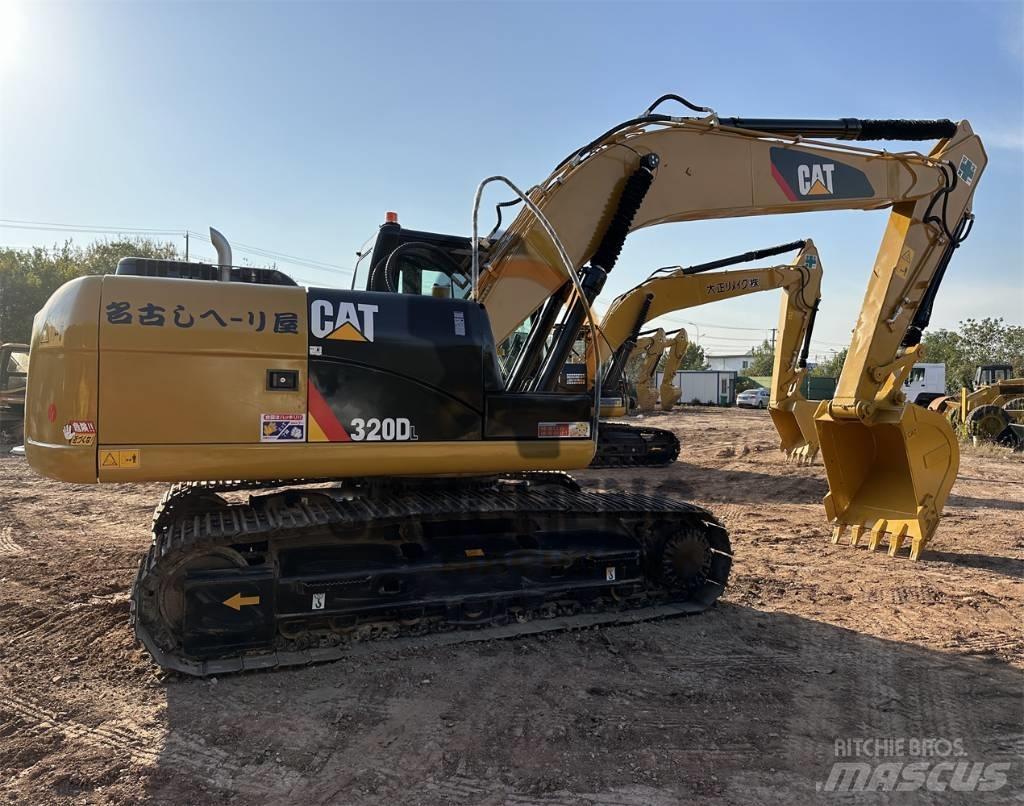 CAT 320 D L Pelle sur chenilles