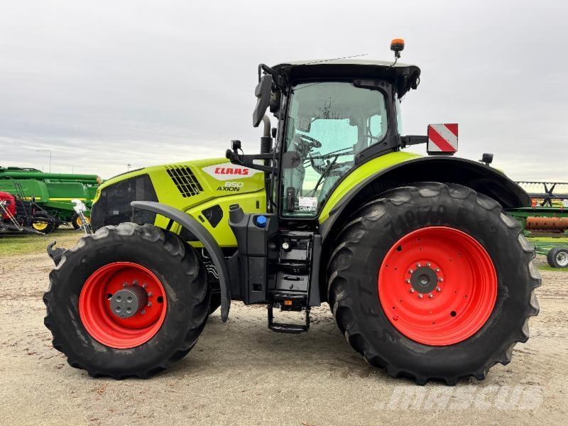 CLAAS AXION 850 Tracteur