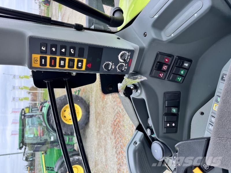 CLAAS AXION 850 Tracteur