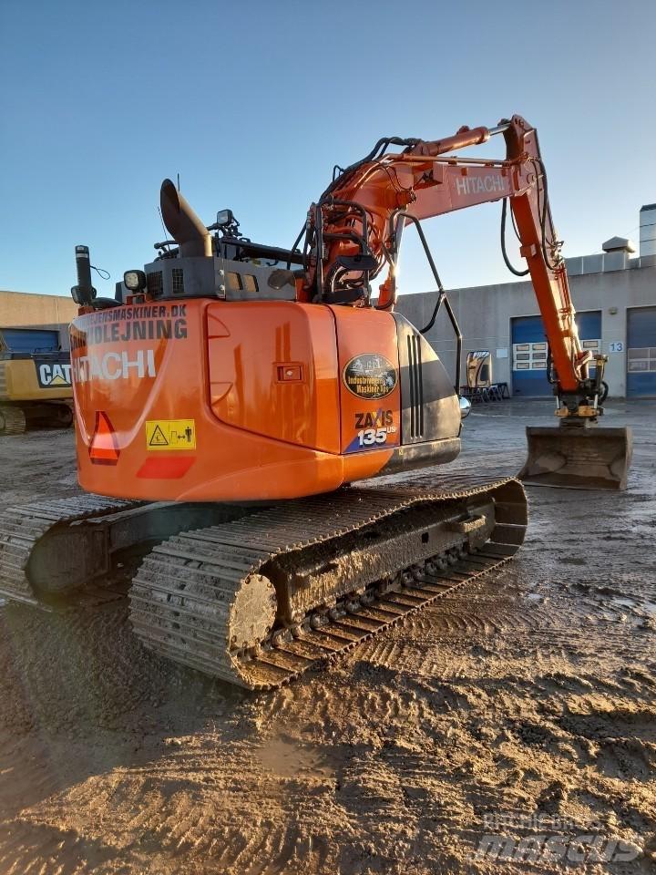 Hitachi ZX 135 US-6 Pelle sur chenilles