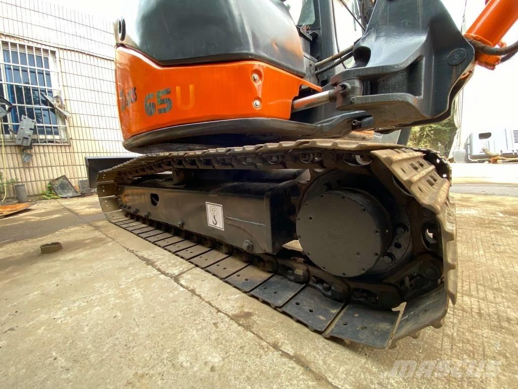 Hitachi ZX65 Mini pelle < 7t