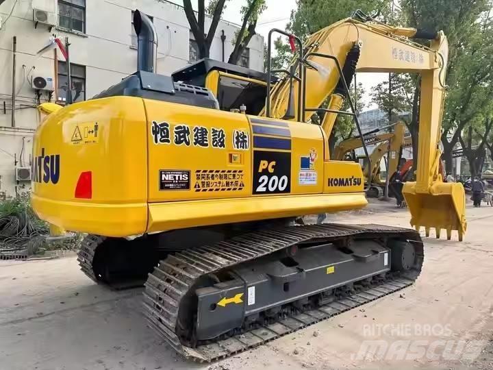 Komatsu PC200 Pelle sur chenilles