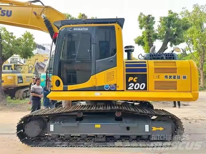 Komatsu PC200 Pelle sur chenilles