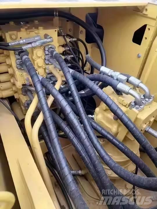 Komatsu PC200 Pelle sur chenilles