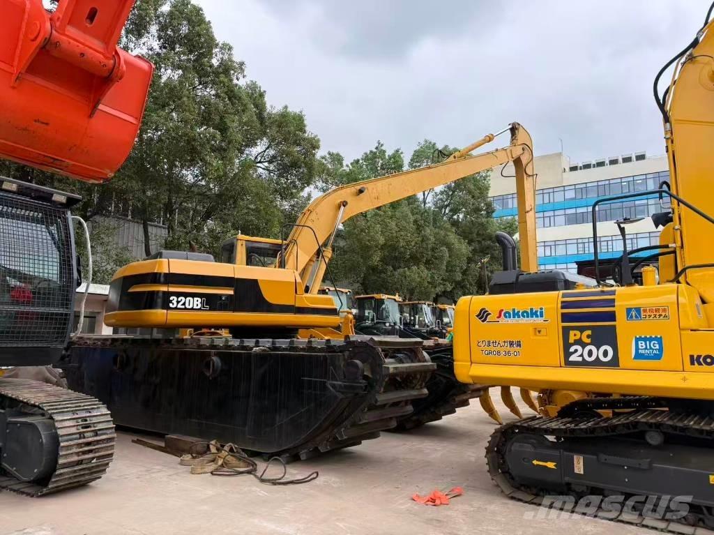 CAT 320 B L Pelles amphibies