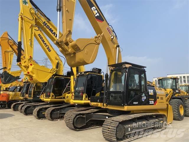 CAT 323 D L Pelle sur chenilles