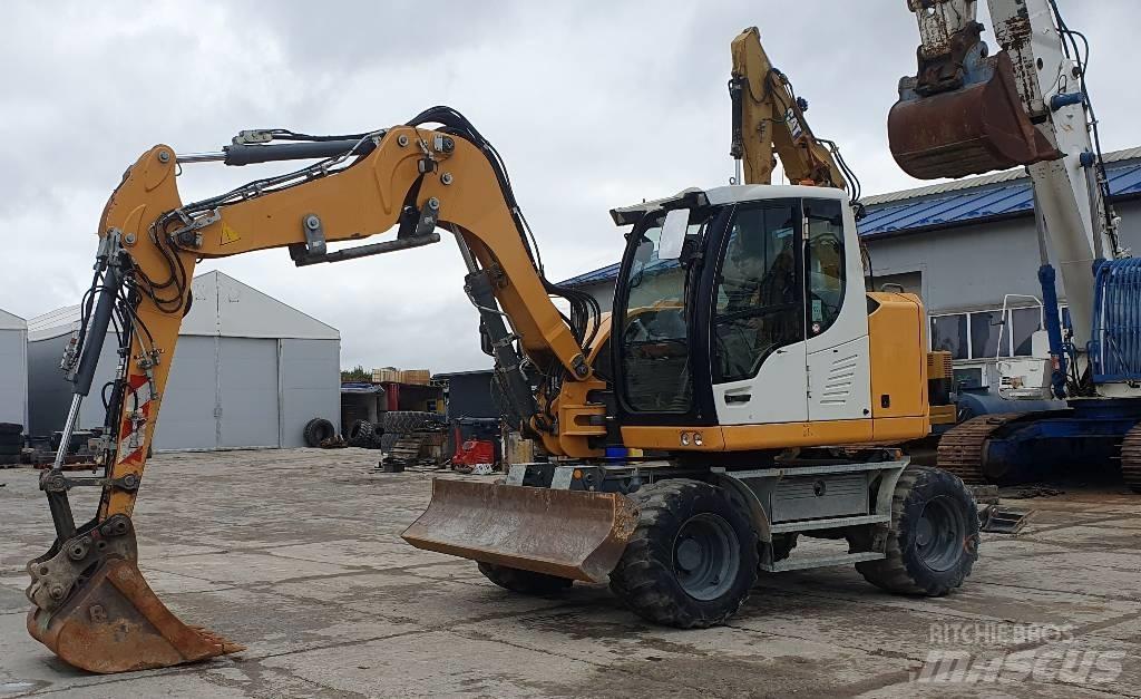 Liebherr A 910 Pelle sur pneus