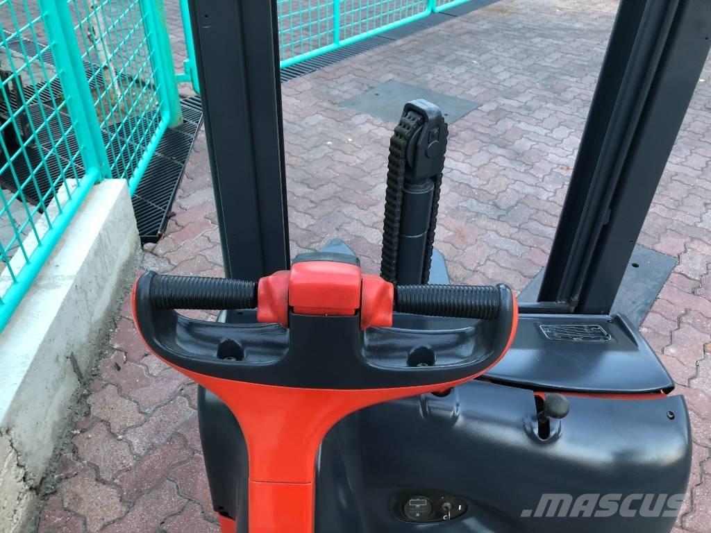 Linde L 12 V-3108 Gerbeur accompagnant