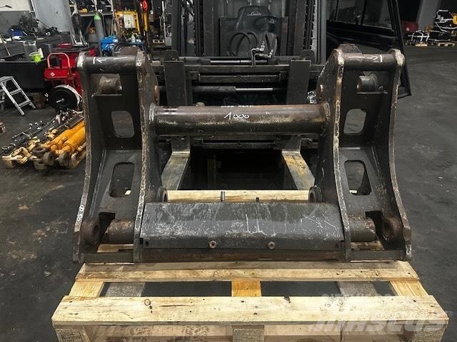 CASE 721 F Attache rapide pour godet