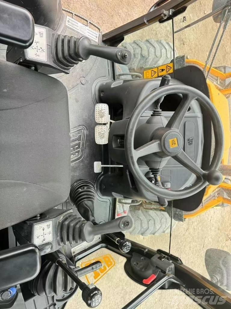 JCB 3 CX Pelle sur pneus