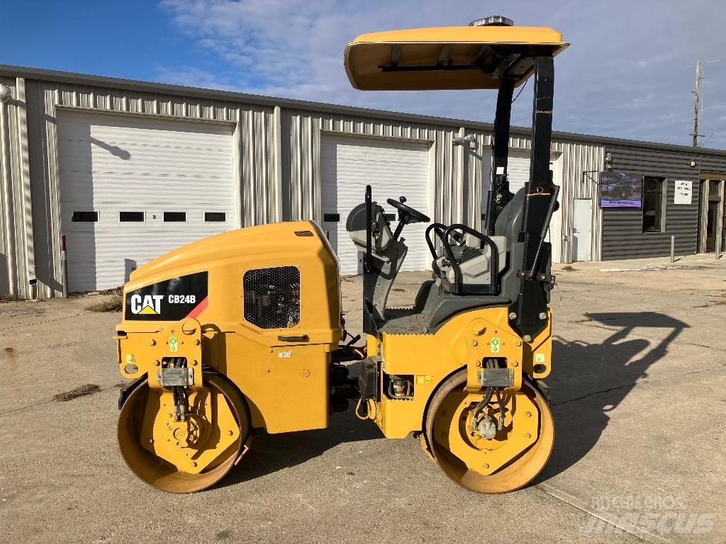 CAT CB 24 B Rouleaux tandem
