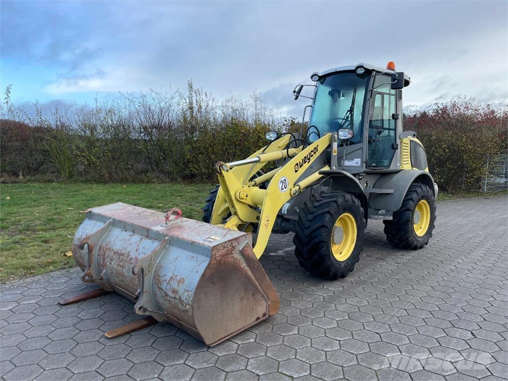 Atlas AR500 Chargeuse sur pneus