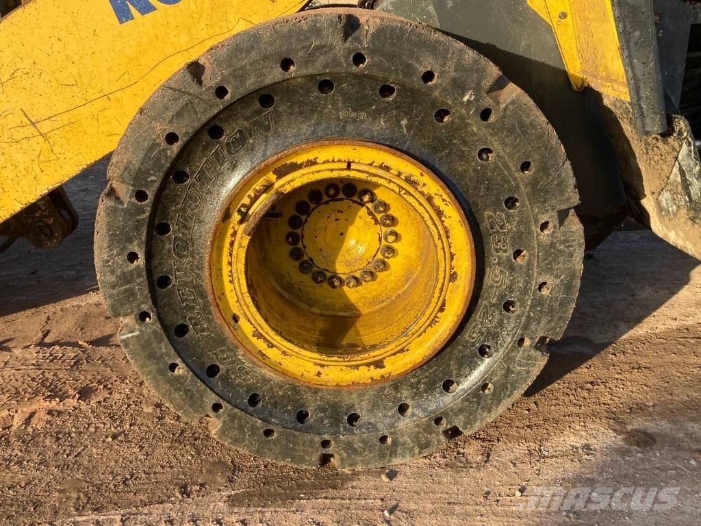 Komatsu WA 380-7 Chargeuse sur pneus