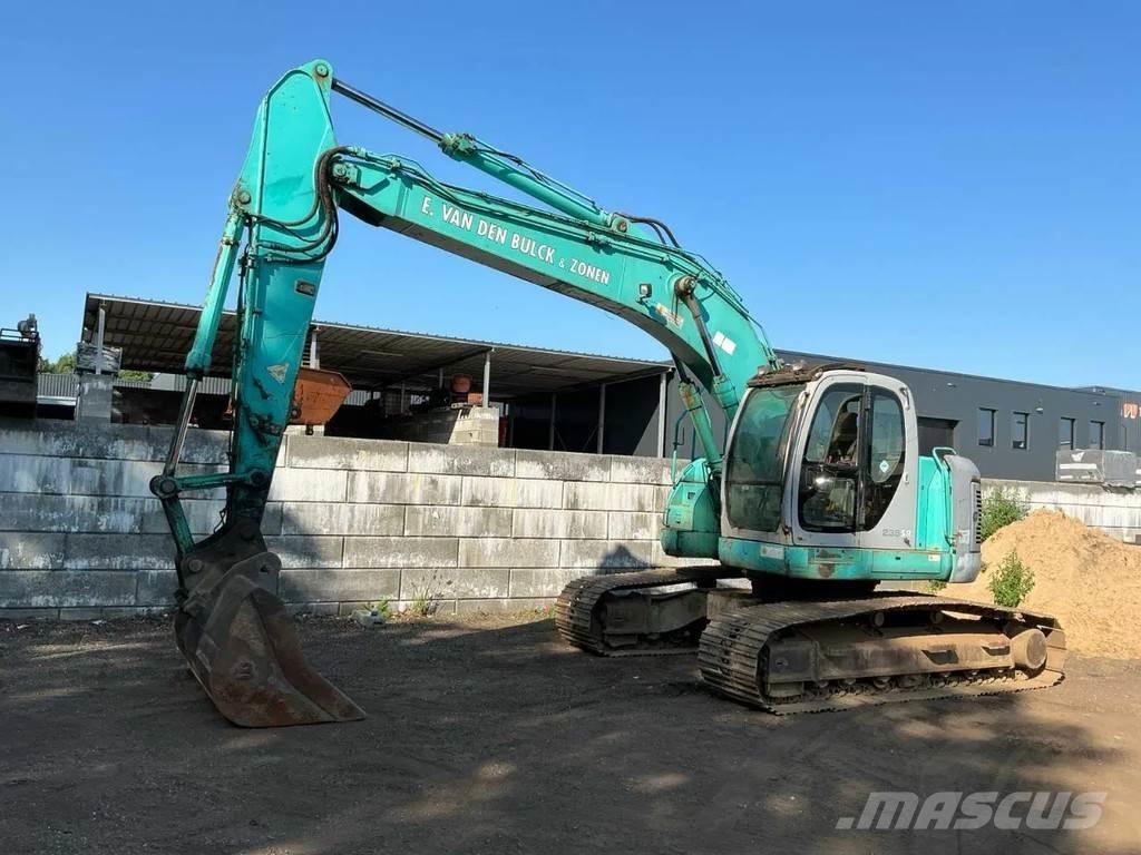 Kobelco SK235SR Pelle sur chenilles