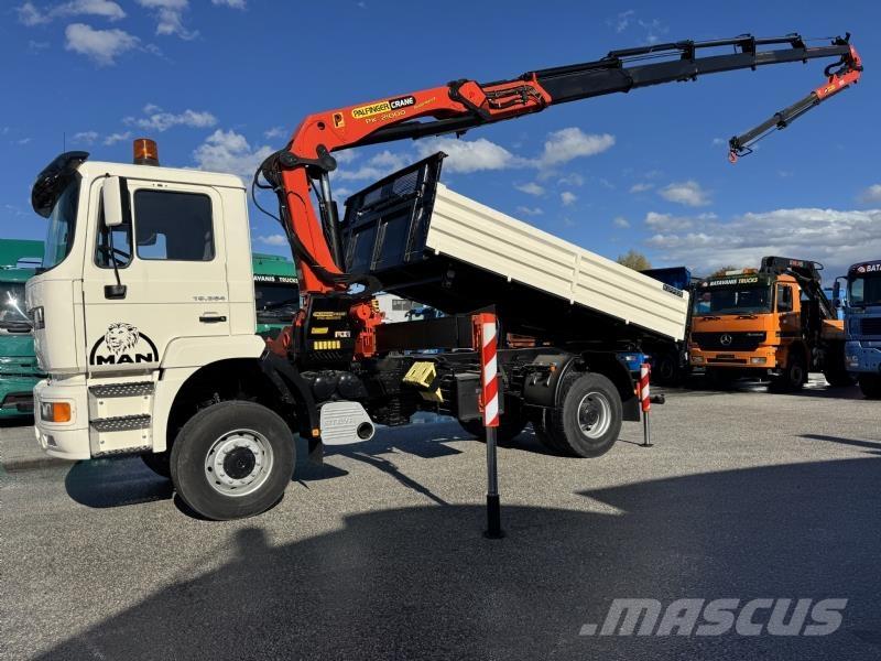 MAN 19.364 FAC Camion plateau ridelle avec grue