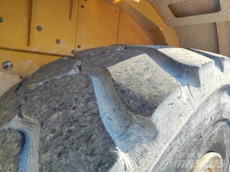CAT 966M Chargeuse sur pneus