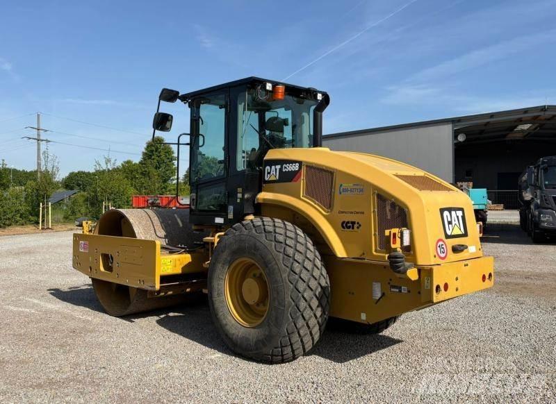 CAT CS66B Compacteur de sol