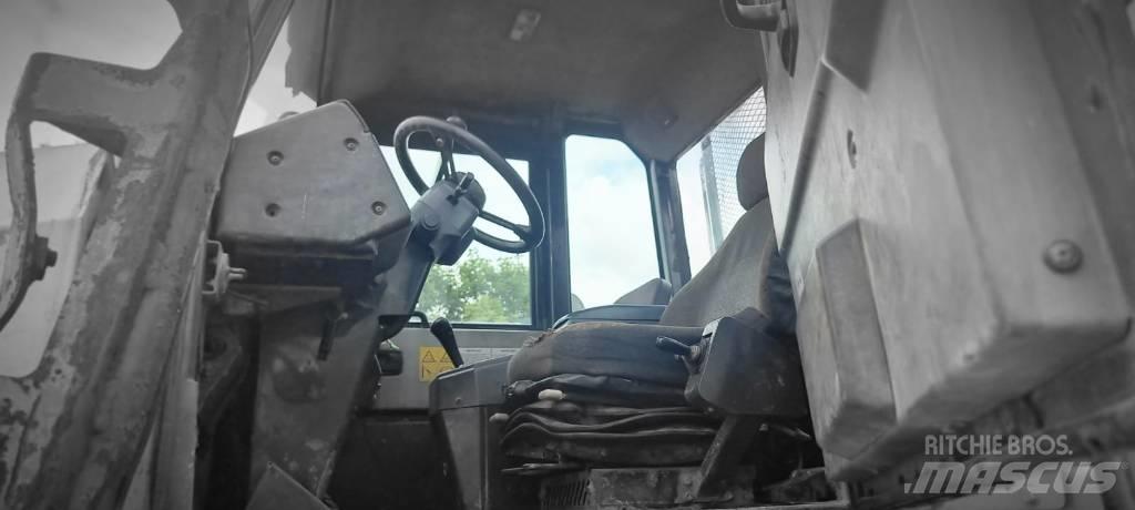 Komatsu HM 300-2 Tombereau articulé