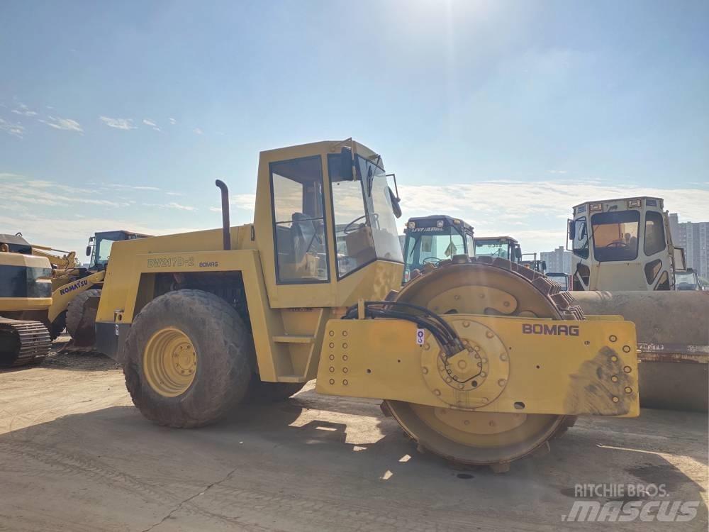 Bomag BW 217 Rouleaux monocylindre