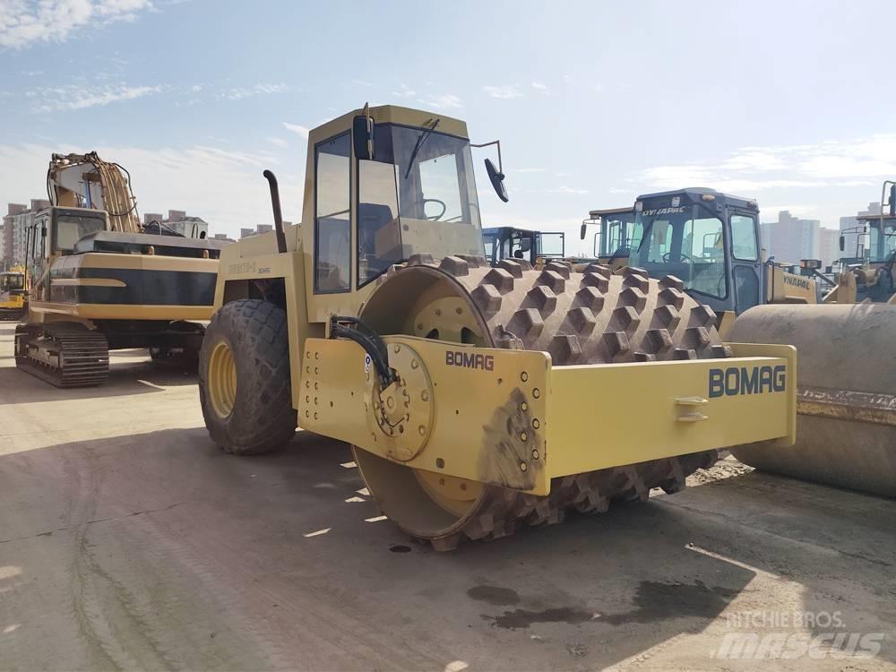 Bomag BW 217 Rouleaux monocylindre