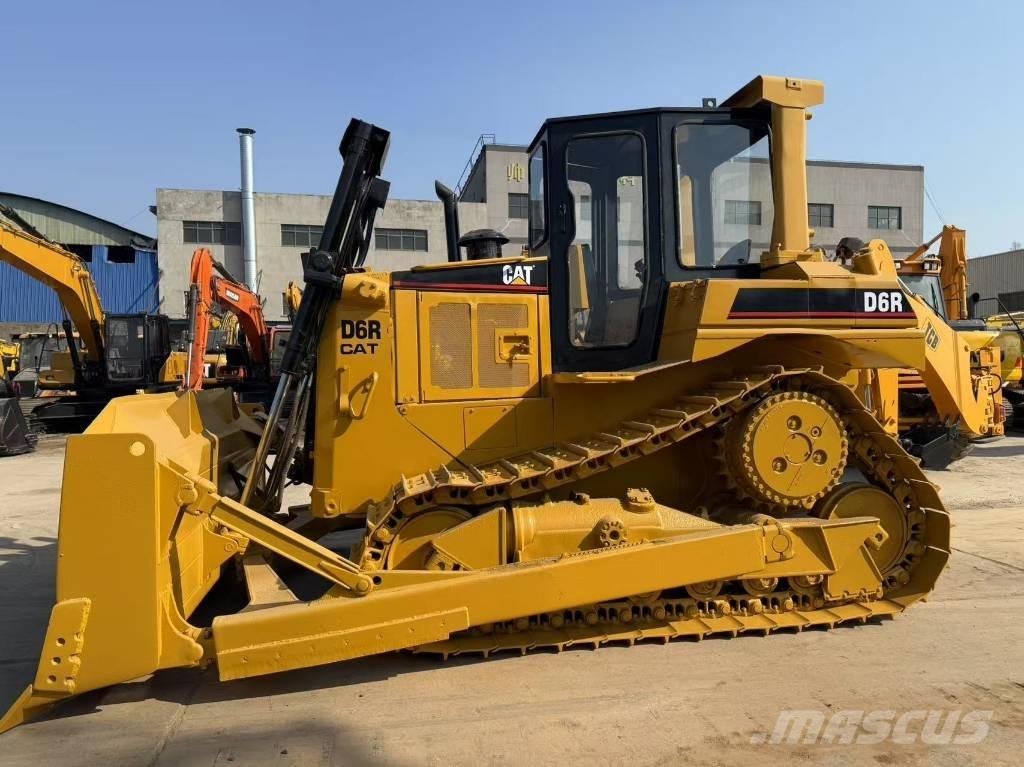 CAT D 6 R Bouteurs sur chenilles
