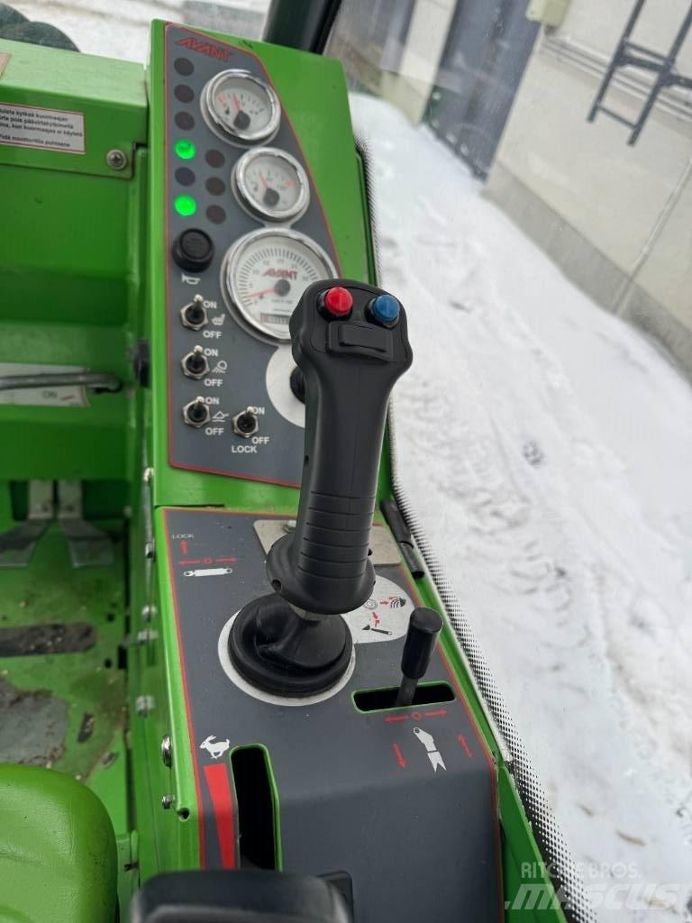 Avant R 28 Mini chargeuse